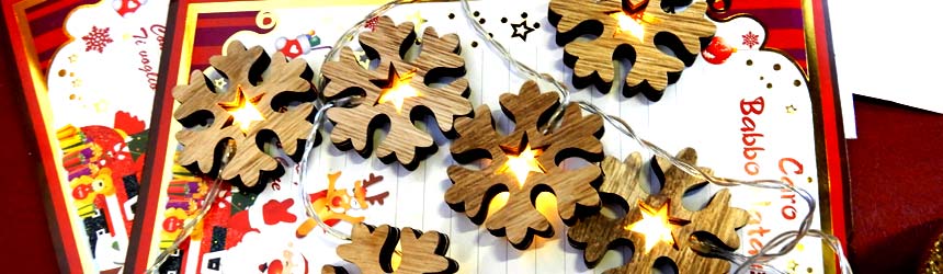 Fili di luci e cascate a led per le feste di Natale